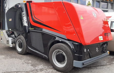 Лёдозаливочная машина, модель Ice Wolf Classic